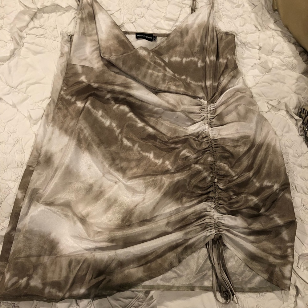 Pretty Little Things - Plus khaki tie-dye cowl body con dress - Picture 2 of 5